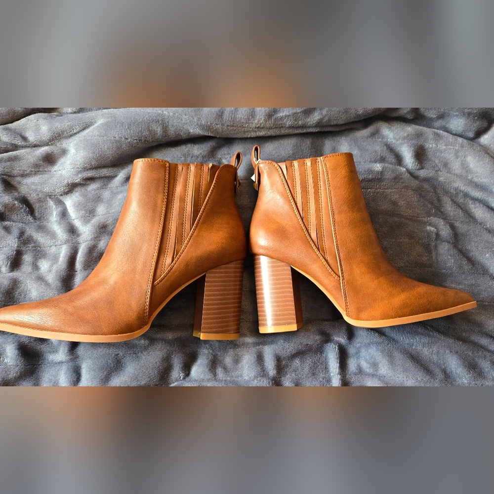 Booties (Never worn) - Picture 2 of 13